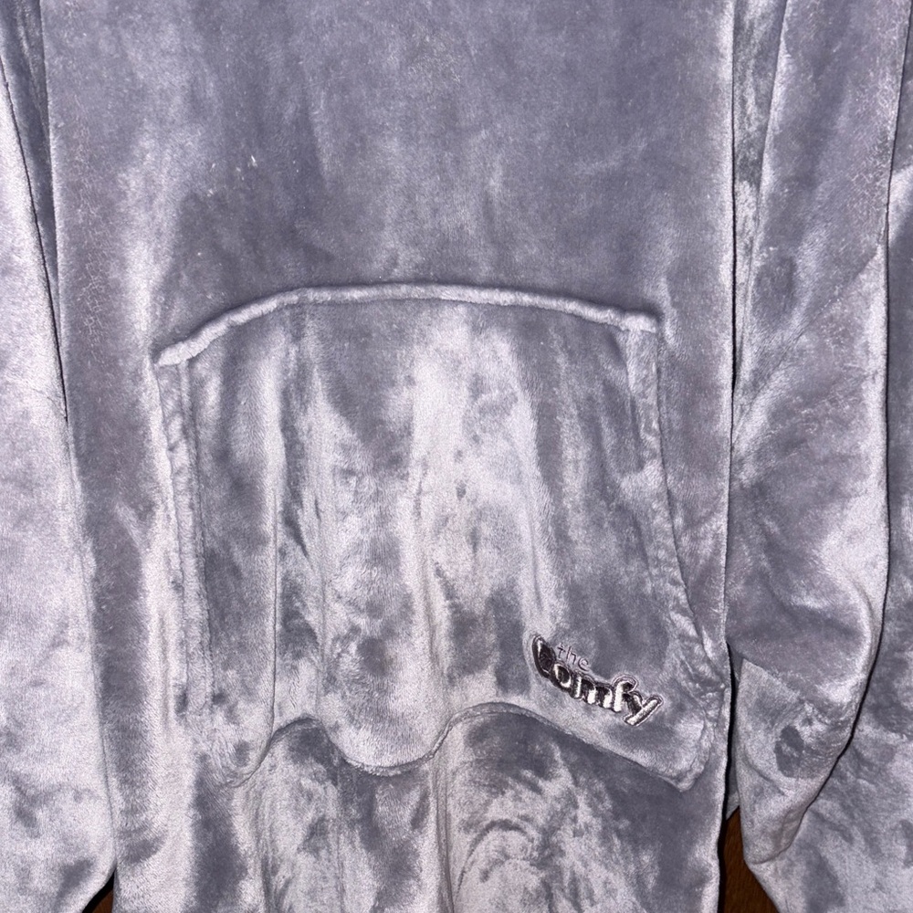 Comfy Gray Hooded Robe - Picture 3 of 6